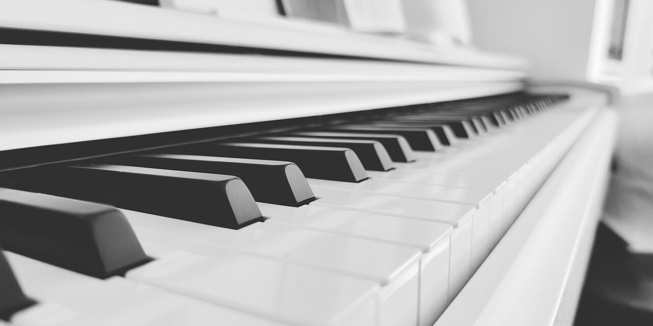 cuanto cuesta un piano para eventos